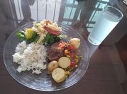 Una foto de lengua de ternera en escabeche