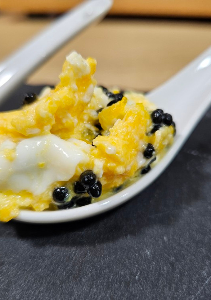 Una foto de Revuelto de caviar