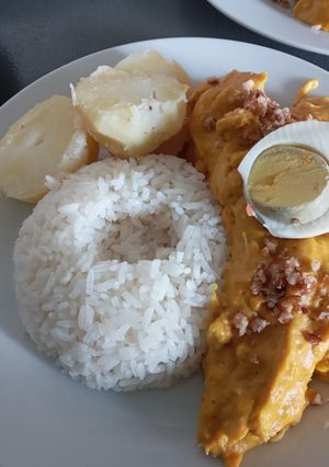 Una foto de Ají de gallina, pollo o pterodáctilo 🐔🐤🦖 xD