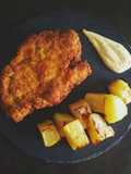 Cotoletta al the verde e curcuma con patate al forno