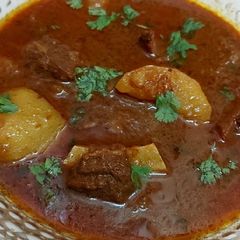 Aloo gosht آلو گوشت A picture of Aloo gosht آلو گوشت.