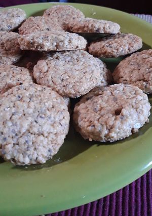 Una foto de Cookies de avena con miel, jengibre y semillas