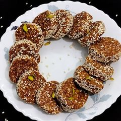 A picture of Dates/Khajur Roll.