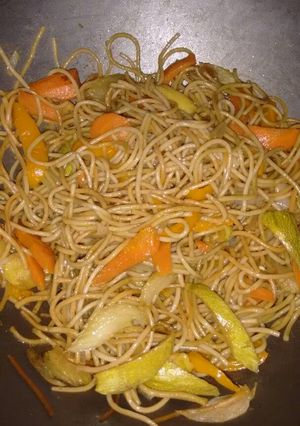 Una foto de Chowmein.ॐ