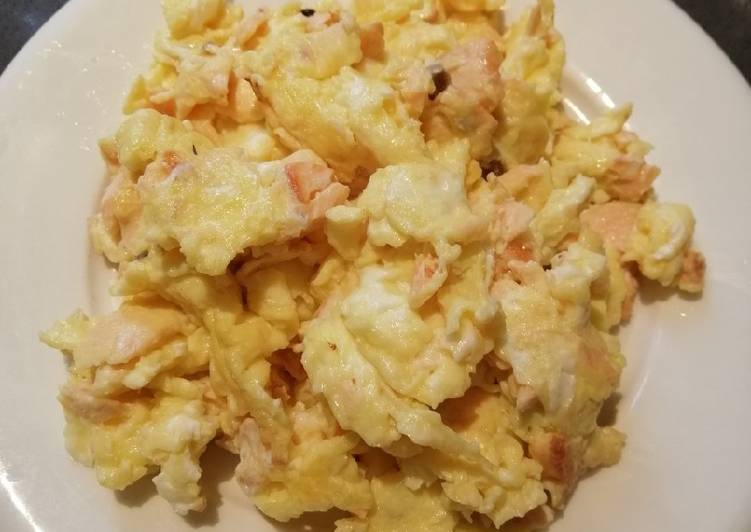 Recipe of Favorite Scrambled Egg and Tuna