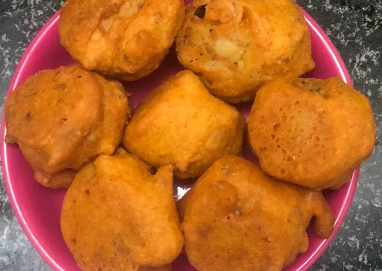 Steps to Prepare Quick Bombai bonda/ aalubomda