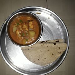 A picture of Paneer and chole mix curry.