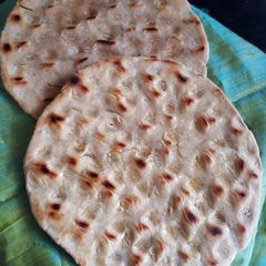 A picture of Rajasthani khooba roti.