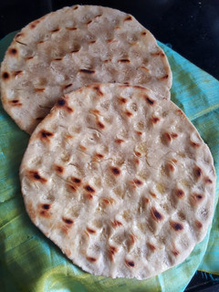 A picture of Rajasthani khooba roti.