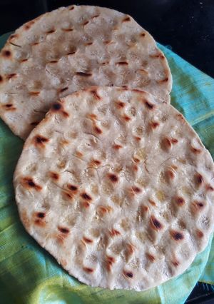 A picture of Rajasthani khooba roti.