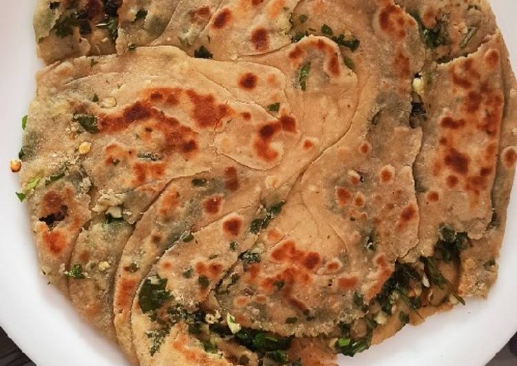 Green chilli n garlic laccha paratha