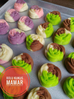 Foto resep Bolu Santan Kukus Mawar, Lembut (cocok untuk jualan)