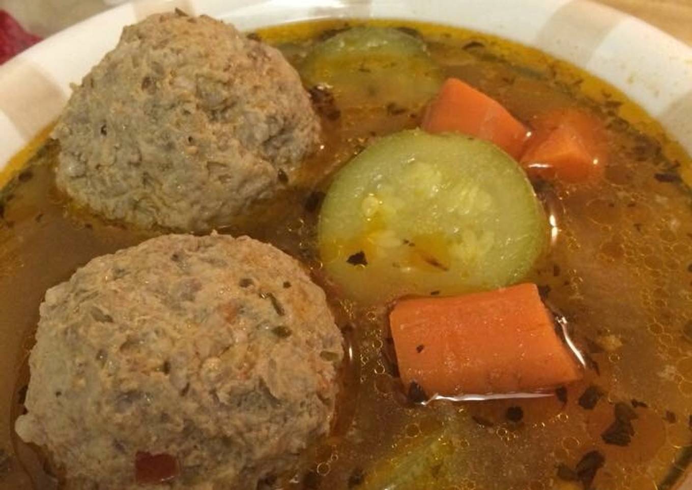 Caldo de albondigas