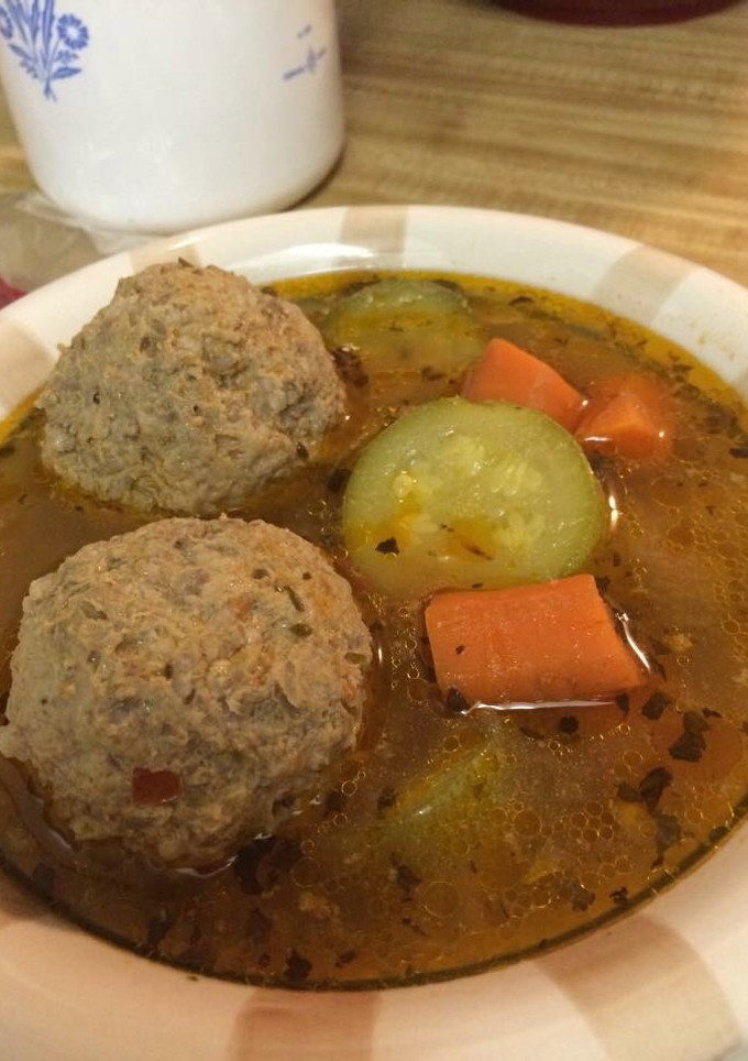 Una foto de Caldo de albondigas