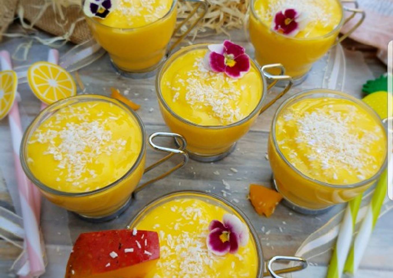 MANGO & COCONUT SMOOTHIE