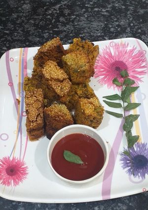 कोथिम्बीर वडी (Kothimbir vadi recipe in hindi) रेसिपी मुख्य फोटो