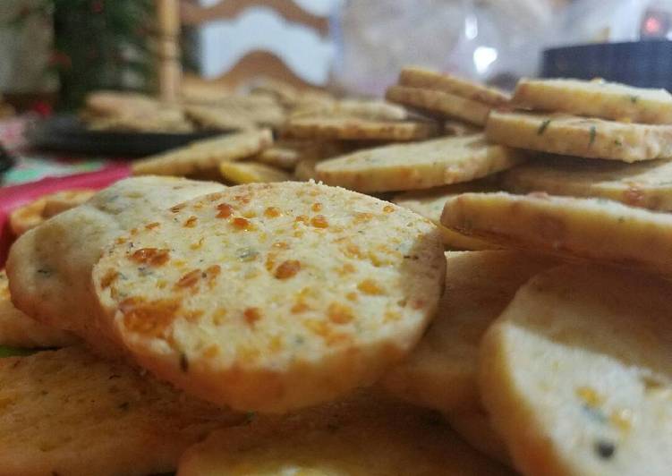 Recipe of Super Quick Homemade Aunt V&#39;s cheddar crackers