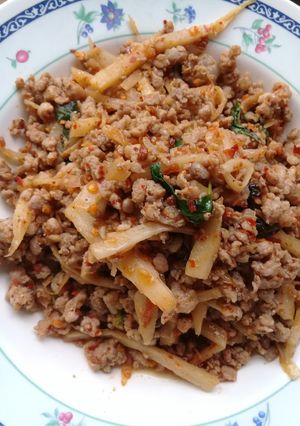รูปของ กระเพราหมูสับหน่อไม้ดอง