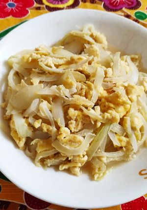簡單料理-洋蔥炒蛋 的食譜成品照片