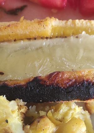 Una foto de Plátano asado con queso 😋😋