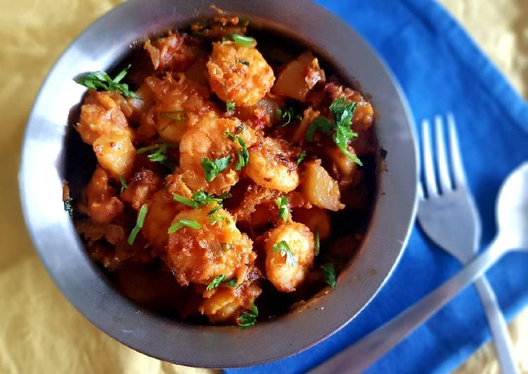 Easiest Way to Prepare Ultimate Prawn-Potato Stir Fry