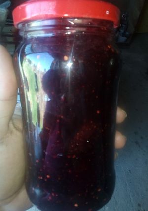 Una foto de Mermelada casera de frutilla y mora