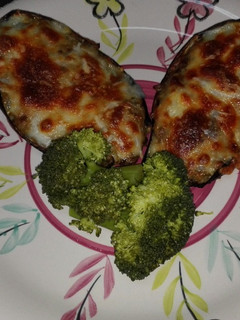 Una foto de Berenjenas rellenas con brócoli al vapor. Receta vegetariana