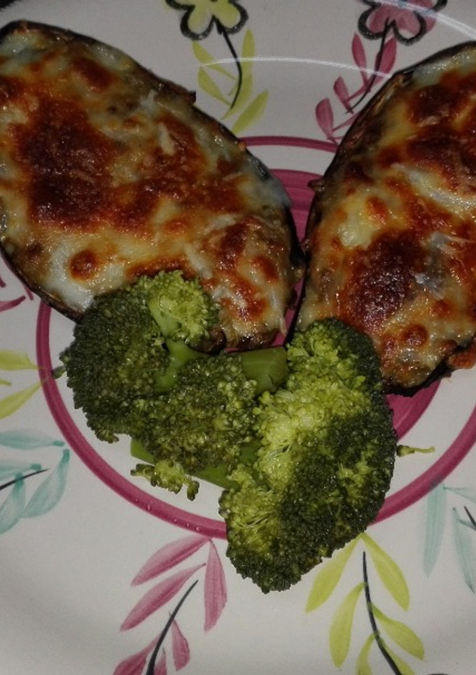 Una foto de Berenjenas rellenas con brócoli al vapor. Receta vegetariana