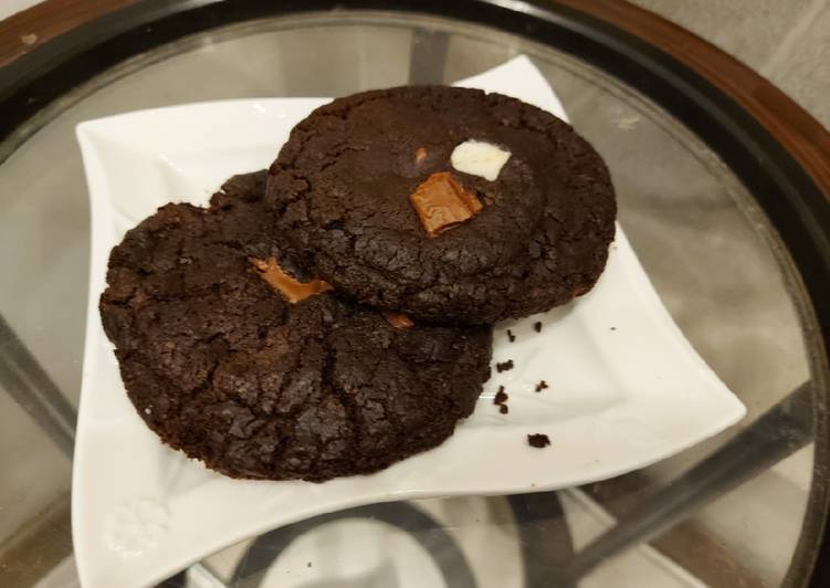 Simple Way to Make Speedy Tripe Chocolate Cookies