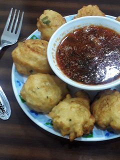 उडीद वडा साबंर (udid vada sambar Recipe in Marathi) रेसिपी चे मुख्य फोटो 