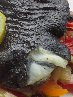 Una foto de Rodaballo en papillote con champiñones
