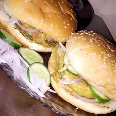 A picture of Street style bun kababs.