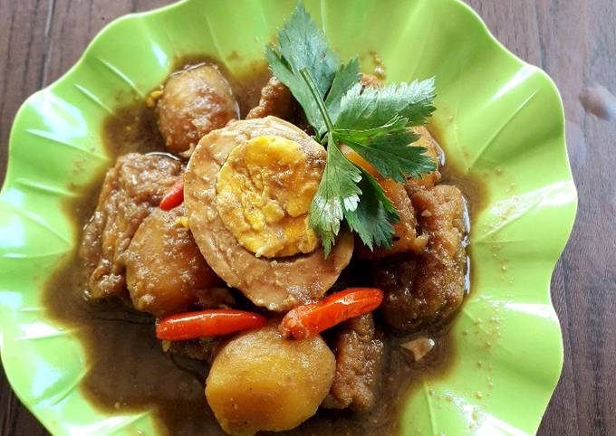 216.Semur Tahu Telur