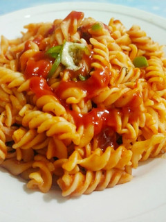 ટોમેટો પાસ્તા (Tomato Pasta Recipe In Gujarati) રેસીપી મુખ્ય ફોટો