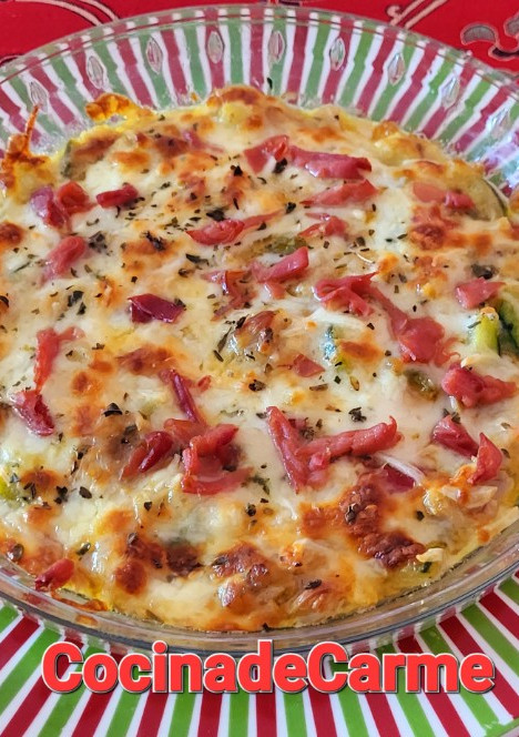 Una foto de Gratinado de calabacín con pollo asado de aprovechamiento y más cositas 🍽