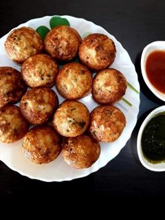 सूजी के अप्पे (suji ke appe recipe in Hindi) रेसिपी मुख्य फोटो