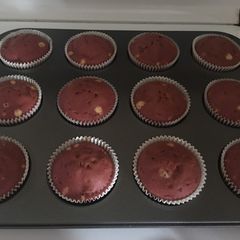 A picture of Vanilla red velvet cupcakes.