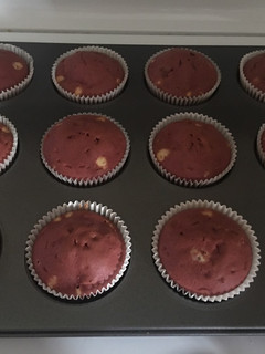 A picture of Vanilla red velvet cupcakes.