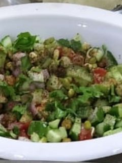 સલાડ(salad recipe in gujarati) રેસીપી મુખ્ય ફોટો