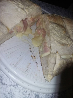 Una foto de Pan casero relleno