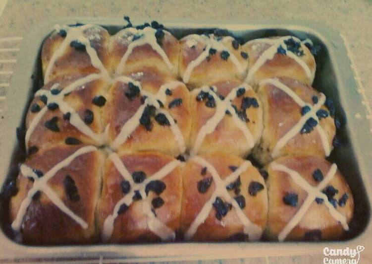 How to Make Favorite Hot Cross Buns