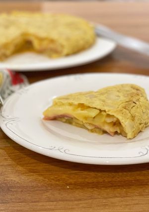 Una foto de Tortilla española rellena