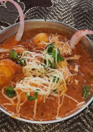 દમ આલુ (Dum Aloo Recipe In Gujarati) રેસીપી મુખ્ય ફોટો