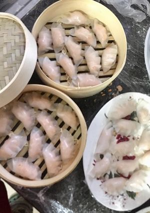 A picture of Shrimp and Pork Dumplings (Há cảo).