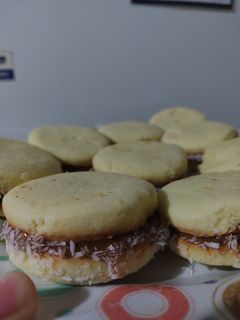 Una foto de Alfajores de maicena 😋🥰