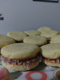 Una foto de Alfajores de maicena 😋🥰