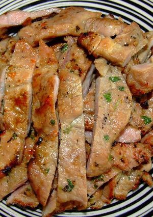 รูปของ หมูย่างใบกะเพรา