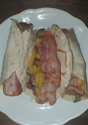 Una foto de Rapiditas/Tacos/fajitas con chorizo y bacon