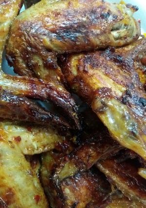 صورة لوصفة جوانح الدجاج المشوية في الفرن🐓🐔