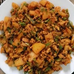 A picture of Egg and vegetables khagina.